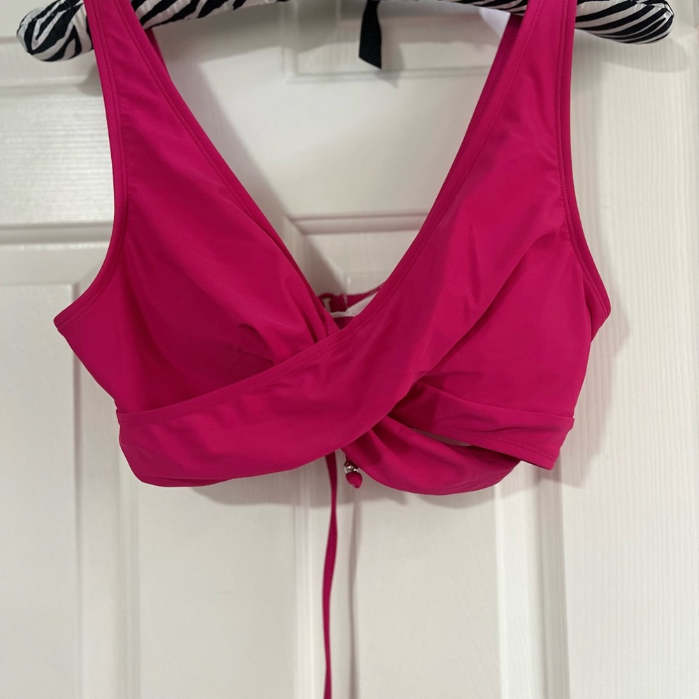 Women's Fuchsia Cross Over Bikini Top